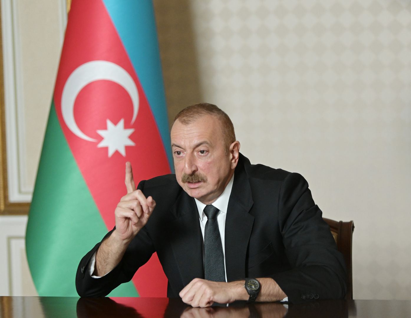 Prezident İlham Əliyevin sədrliyi ilə Nazirlər Kabinetinin 2020-ci ilin birinci yarısının sosial-iqtisadi inkişafının yekunlarına və qarşıda duran vəzifələrə həsr olunan iclası keçirilib (FOTO/VİDEO) (YENİLƏNİB 2)