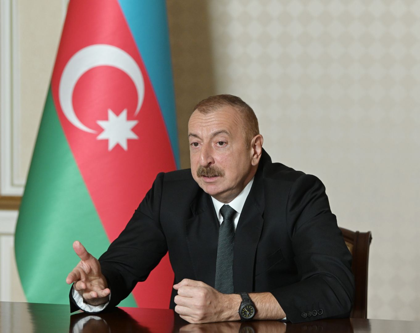 Prezident İlham Əliyev: Azərbaycan Ordusu tərəfindən götürülmüş strateji yüksəkliklər imkan verir ki, biz Ermənistanın bir neçə yaşayış məntəqəsinə nəzarət edək