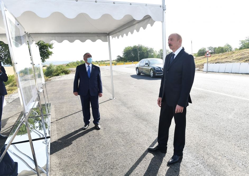 Prezident İlham Əliyev Bakı-Şamaxı-Muğanlı-İsmayıllı–Qəbələ avtomobil yolunun bir hissəsinin yenidən qurulması layihəsi ilə tanış olub (FOTO) (YENİLƏNİB)