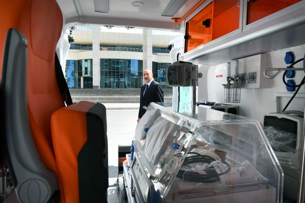 Prezident İlham Əliyevin tapşırığı ilə ölkəmizə yeni təcili tibbi yardım avtomobilləri gətirilib (FOTO) (YENİLƏNİB)