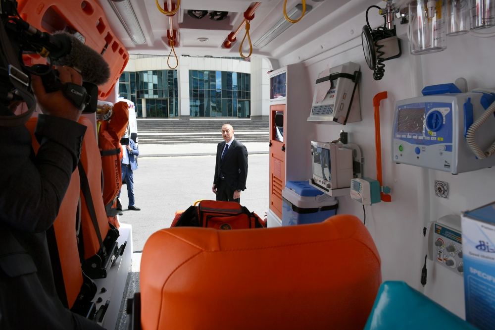 Prezident İlham Əliyevin tapşırığı ilə ölkəmizə yeni təcili tibbi yardım avtomobilləri gətirilib (FOTO) (YENİLƏNİB)