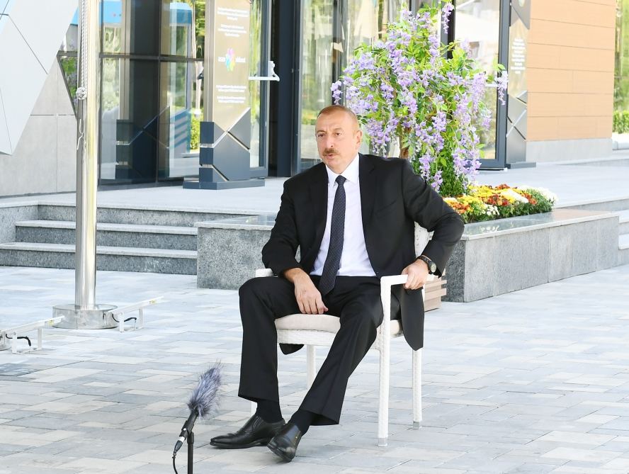 Azərbaycan Prezidenti: İndi Ermənistan elə vəziyyətdədir ki, özünü itirib, səhv addımlar atır