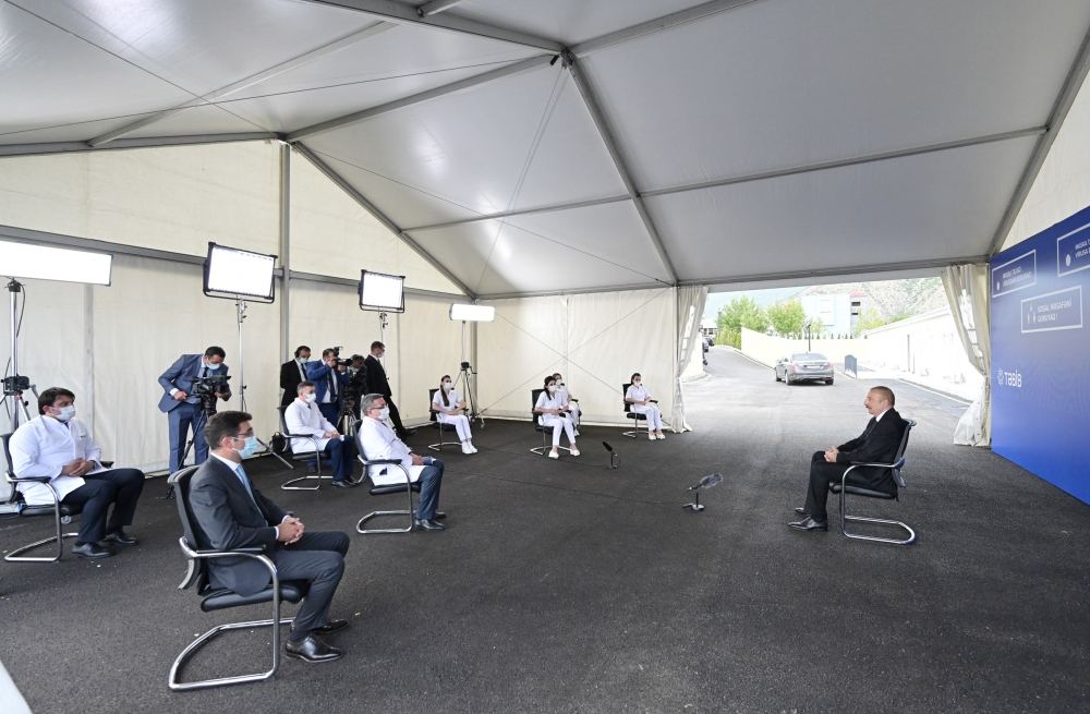 Prezident İlham Əliyev Şəkidə modul tipli xəstəxanada yaradılan şəraitlə tanış olub (FOTO) (YENİLƏNİB)