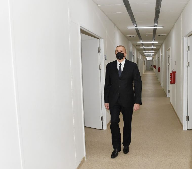 Prezident İlham Əliyev Qəbələdə quraşdırılan modul tipli xəstəxanada yaradılan şəraitlə tanış olub (FOTO) (YENİLƏNİB)