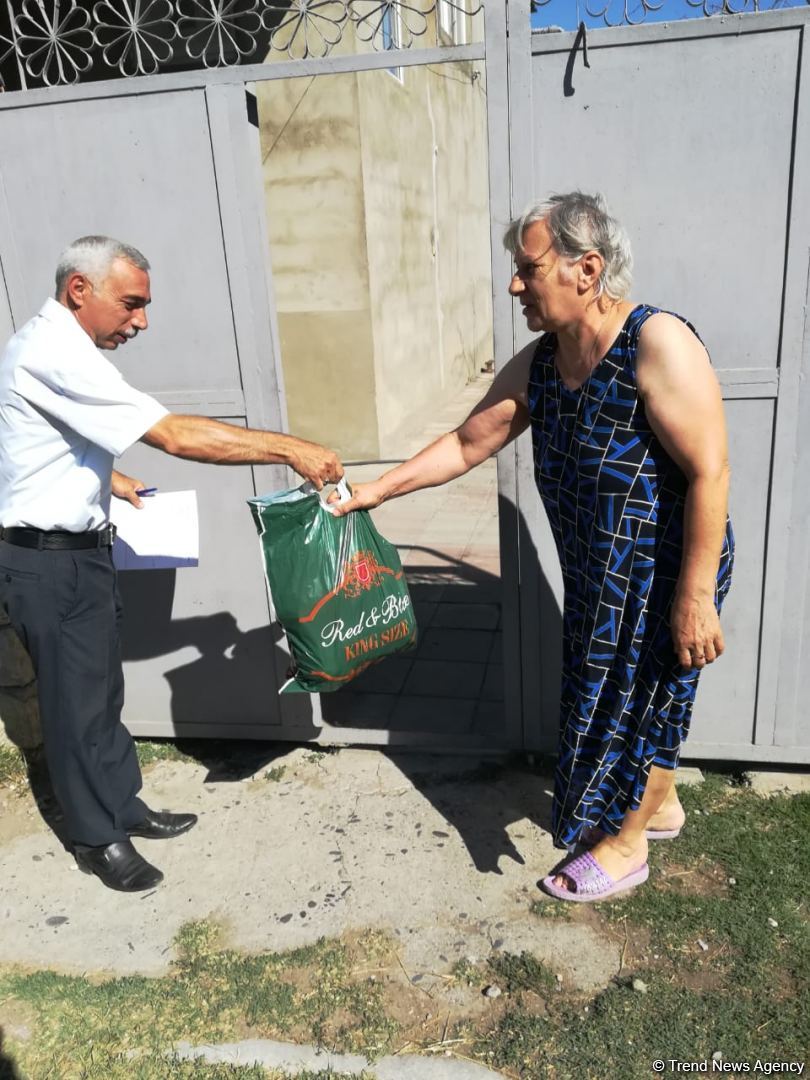 Deputat Sevil Mikayılovanın təşəbbüsü ilə Xudat sakinlərinə Qurban  sovqatları paylanılıb (FOTO)