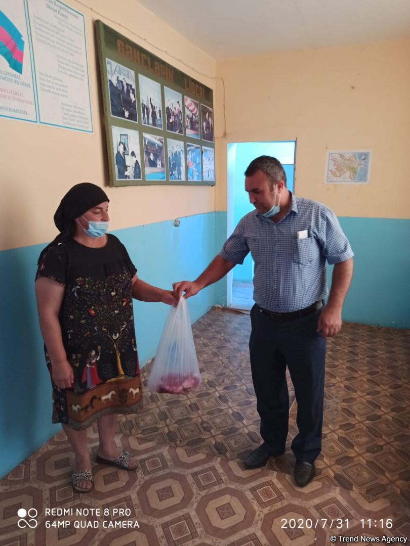 Deputat Sevil Mikayılovanın təşəbbüsü ilə Xudat sakinlərinə Qurban  sovqatları paylanılıb (FOTO)