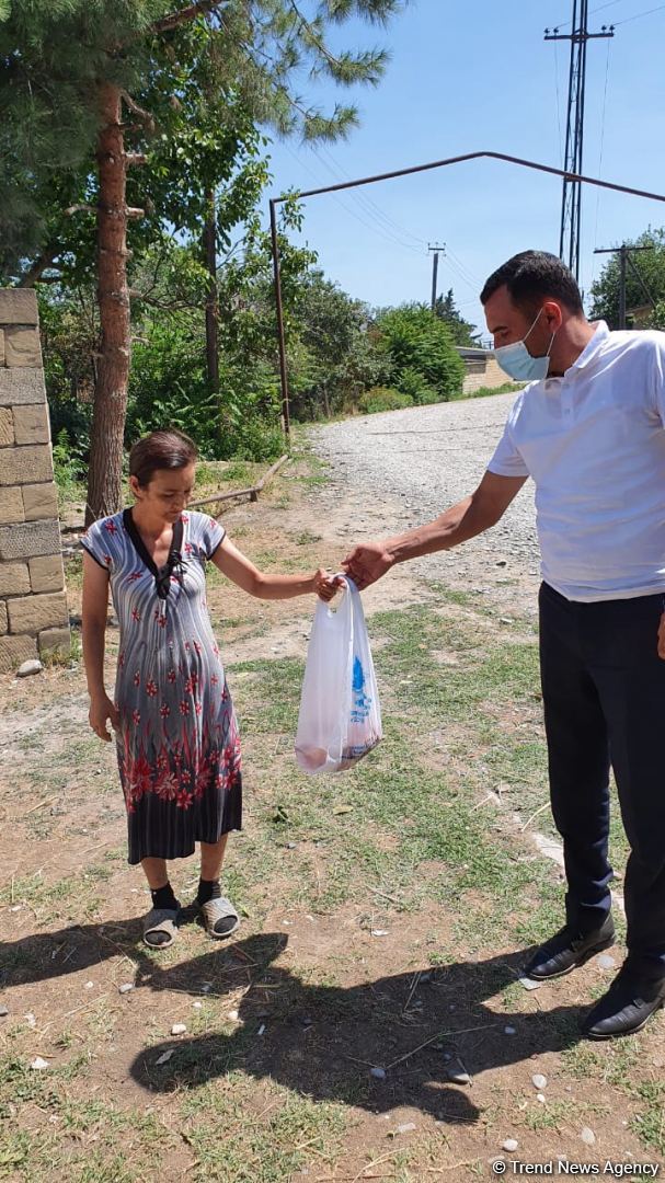 Deputat Sevil Mikayılovanın təşəbbüsü ilə Xudat sakinlərinə Qurban  sovqatları paylanılıb (FOTO)