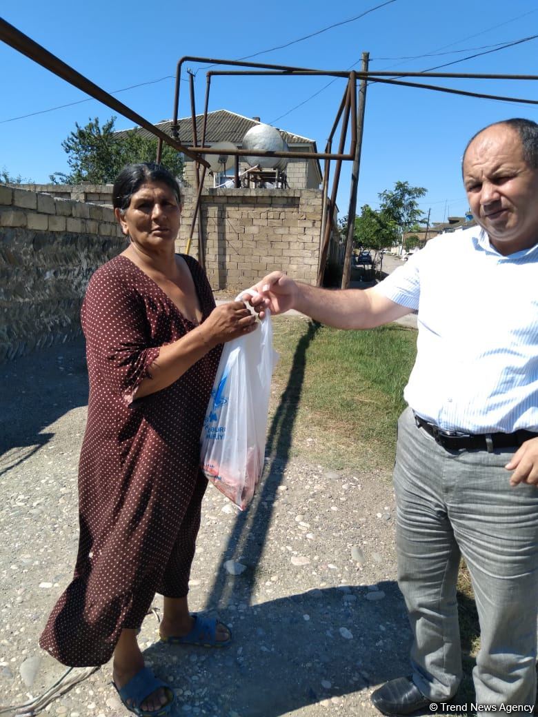 Deputat Sevil Mikayılovanın təşəbbüsü ilə Xudat sakinlərinə Qurban  sovqatları paylanılıb (FOTO)