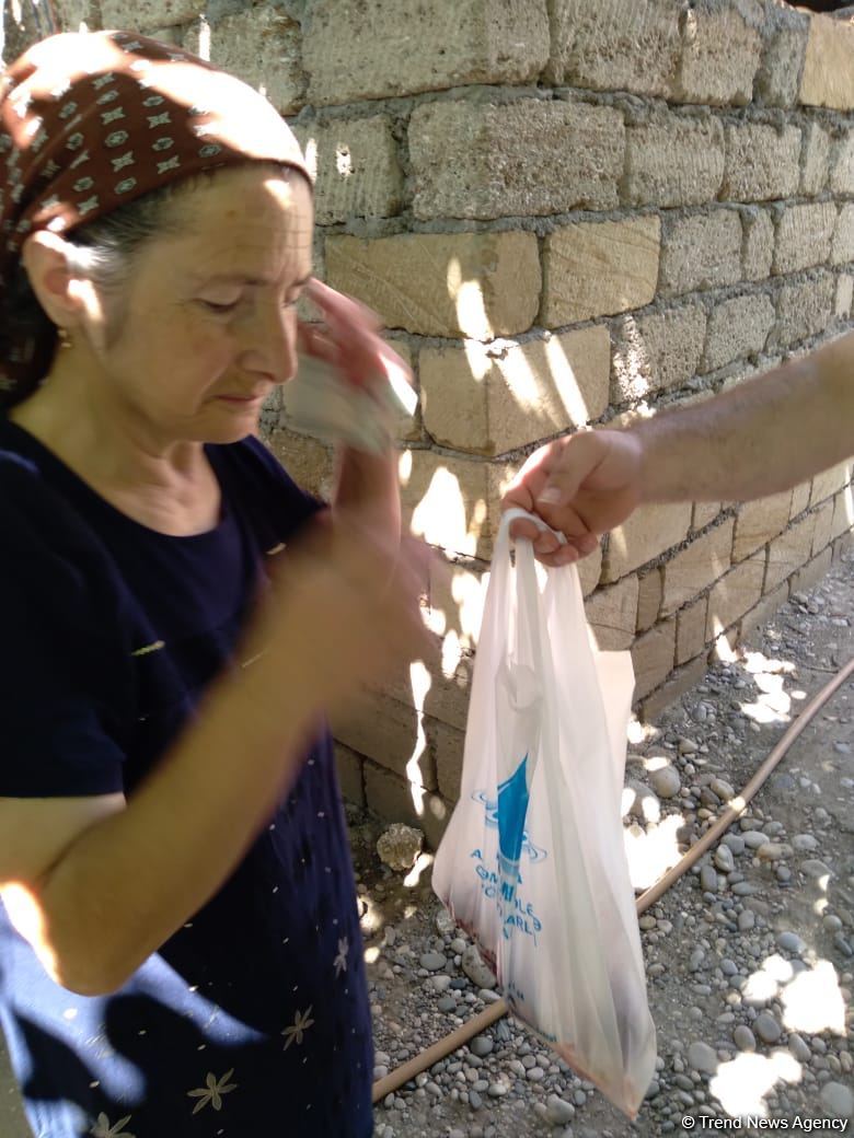 Deputat Sevil Mikayılovanın təşəbbüsü ilə Xudat sakinlərinə Qurban  sovqatları paylanılıb (FOTO)
