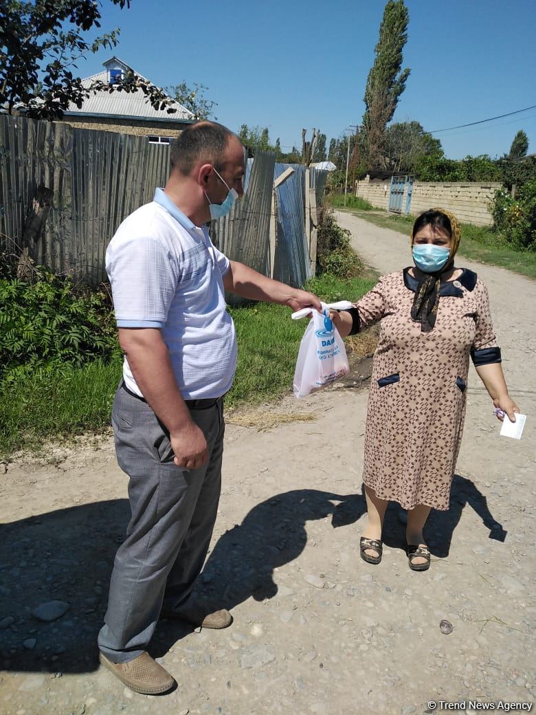 Deputat Sevil Mikayılovanın təşəbbüsü ilə Xudat sakinlərinə Qurban  sovqatları paylanılıb (FOTO)