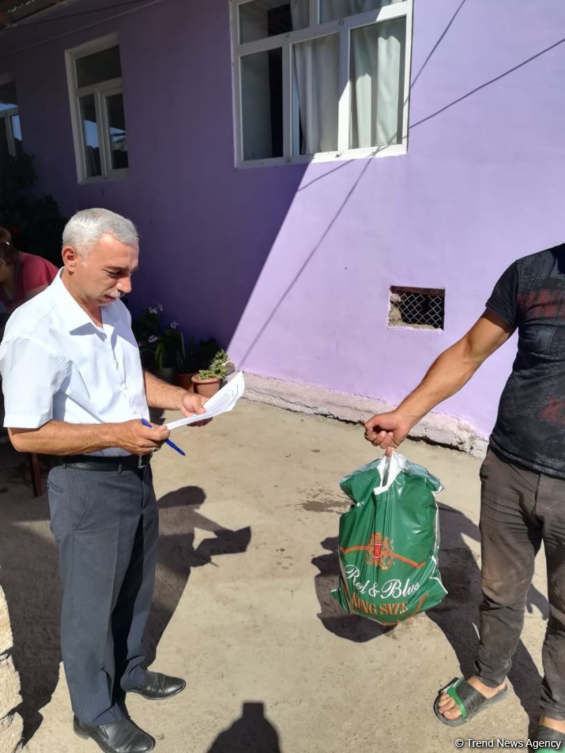 Deputat Sevil Mikayılovanın təşəbbüsü ilə Xudat sakinlərinə Qurban  sovqatları paylanılıb (FOTO)