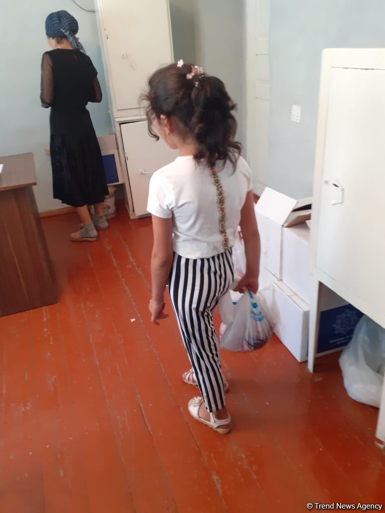 Deputat Sevil Mikayılovanın təşəbbüsü ilə Xudat sakinlərinə Qurban  sovqatları paylanılıb (FOTO)