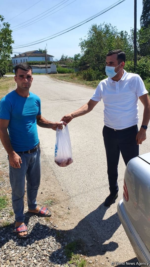 Deputat Sevil Mikayılovanın təşəbbüsü ilə Xudat sakinlərinə Qurban  sovqatları paylanılıb (FOTO)