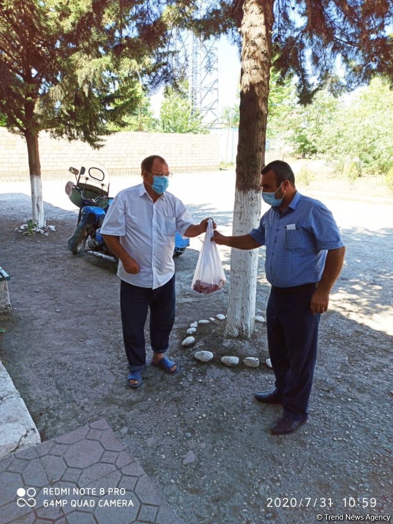 Deputat Sevil Mikayılovanın təşəbbüsü ilə Xudat sakinlərinə Qurban  sovqatları paylanılıb (FOTO)