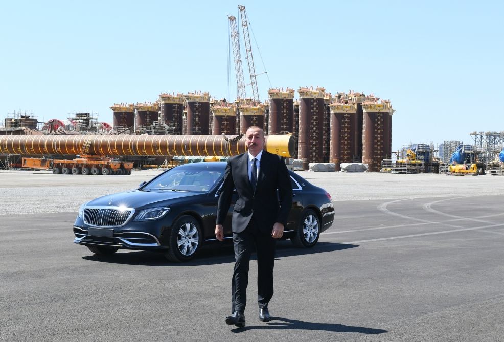 Prezident İlham Əliyev “Qarabağ” yatağının dayaq blokunun dənizə yola salınması mərasimində iştirak edib (FOTO/VİDEO) (YENİLƏNİB 2)