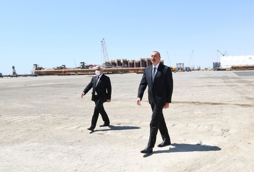 Prezident İlham Əliyev “Qarabağ” yatağının dayaq blokunun dənizə yola salınması mərasimində iştirak edib (FOTO/VİDEO) (YENİLƏNİB 2)