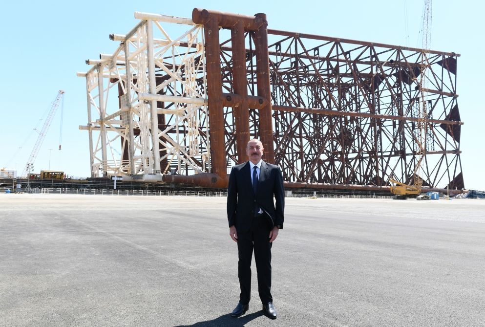 Prezident İlham Əliyev “Qarabağ” yatağının dayaq blokunun dənizə yola salınması mərasimində iştirak edib (FOTO/VİDEO) (YENİLƏNİB 2)