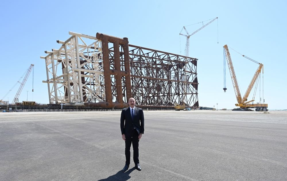 Prezident İlham Əliyev “Qarabağ” yatağının dayaq blokunun dənizə yola salınması mərasimində iştirak edib (FOTO/VİDEO) (YENİLƏNİB 2)