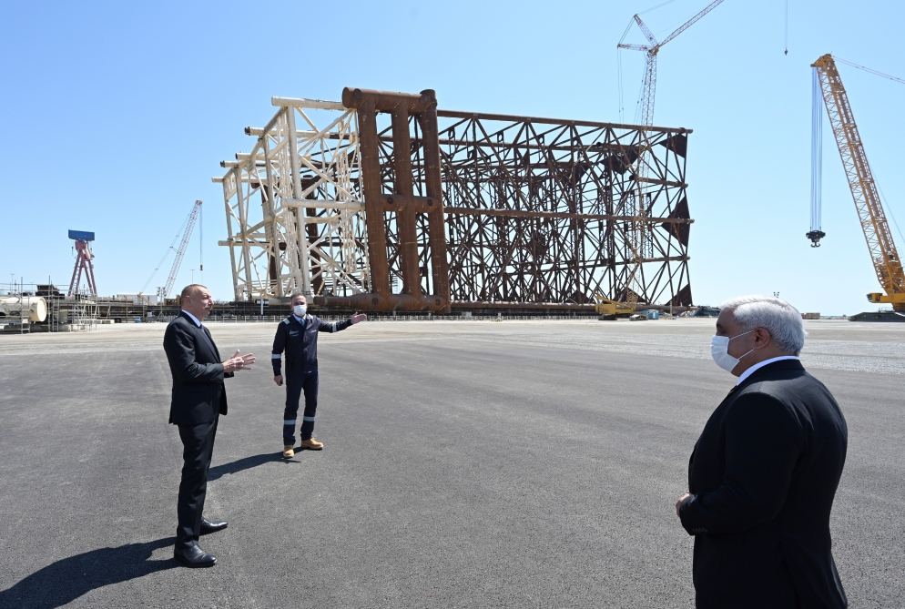 Prezident İlham Əliyev “Qarabağ” yatağının dayaq blokunun dənizə yola salınması mərasimində iştirak edib (FOTO/VİDEO) (YENİLƏNİB 2)
