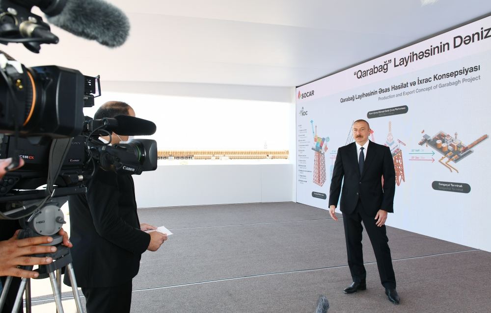 Prezident İlham Əliyev “Qarabağ” yatağının dayaq blokunun dənizə yola salınması mərasimində iştirak edib (FOTO/VİDEO) (YENİLƏNİB 2)