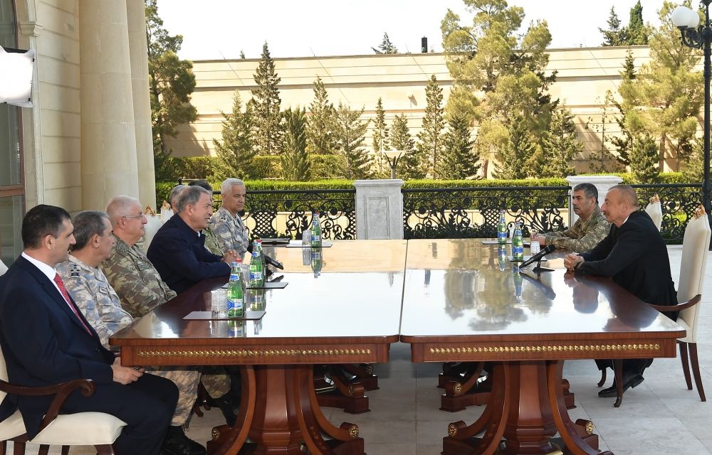 Prezident İlham Əliyev Türkiyənin Milli Müdafiə nazirinin başçılıq etdiyi nümayəndə heyətini qəbul edib (FOTO/VİDEO) (YENİLƏNİB)