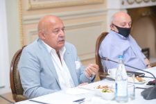 Bir qrup tanınmış mədəniyyət və incəsənət xadimi ilə görüş keçirilib (FOTO)