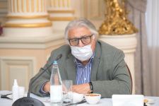 Bir qrup tanınmış mədəniyyət və incəsənət xadimi ilə görüş keçirilib (FOTO)