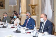 Bir qrup tanınmış mədəniyyət və incəsənət xadimi ilə görüş keçirilib (FOTO)