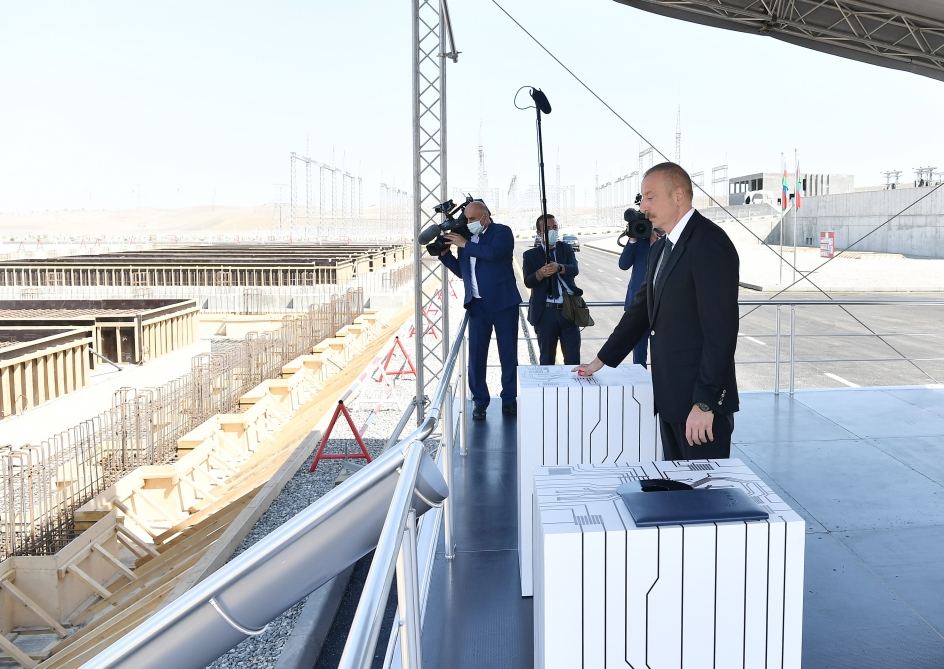 Prezident İlham Əliyev “Qobu” elektrik yarımstansiyasının tikintisi ilə tanış olub (FOTO) (YENİLƏNİB 2)