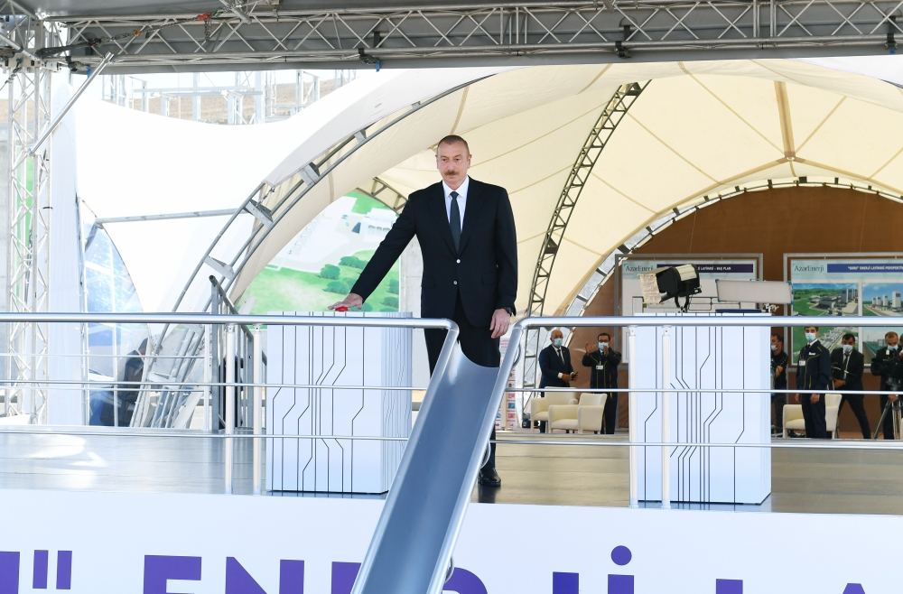 Prezident İlham Əliyev “Qobu” elektrik yarımstansiyasının tikintisi ilə tanış olub (FOTO) (YENİLƏNİB 2)