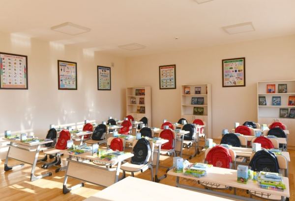Sabah şagirdlər məktəbə hansı formada gedəcək? - Məktəbli formaları ilə bağlı yaranmış vəziyyət