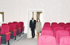 Prezident İlham Əliyev və birinci xanım Mehriban Əliyeva Suraxanı rayonundakı Səttar Bəhlulzadə adına Mədəniyyət Evinin açılışında iştirak ediblər (YENİLƏNİB 2) (FOTO)