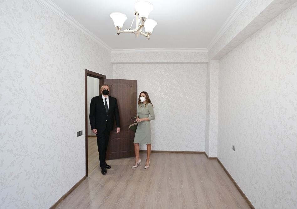 Prezident İlham Əliyev və birinci xanım Mehriban Əliyeva Buzovnada yenidən qurulan yataqxana binasının açılışında iştirak ediblər (FOTO) (YENİLƏNİB 2)