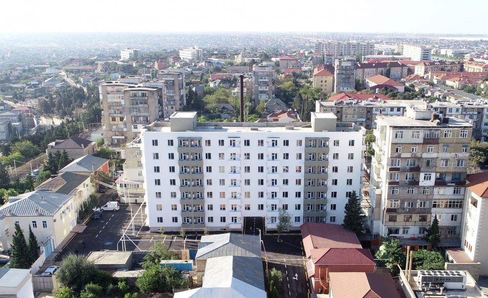 Prezident İlham Əliyev və birinci xanım Mehriban Əliyeva Buzovnada yenidən qurulan yataqxana binasının açılışında iştirak ediblər (FOTO) (YENİLƏNİB 2)