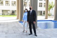 Prezident İlham Əliyev və birinci xanım Mehriban Əliyeva UNEC-in yenidən inşa olunan tədris korpusunun istifadəyə verilməsi tədbirində iştirak ediblər (YENİLƏNİB-2) (FOTO)