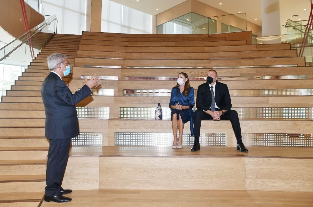 Prezident İlham Əliyev və birinci xanım Mehriban Əliyeva ADA Universitetinin iki yeni korpusunun açılışında iştirak ediblər (FOTO) (YENİLƏNİB-2)