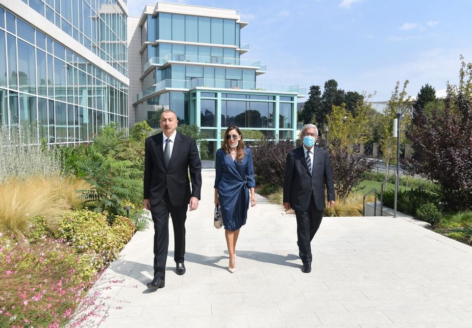 Prezident İlham Əliyev və birinci xanım Mehriban Əliyeva ADA Universitetinin iki yeni korpusunun açılışında iştirak ediblər (FOTO) (YENİLƏNİB-2)
