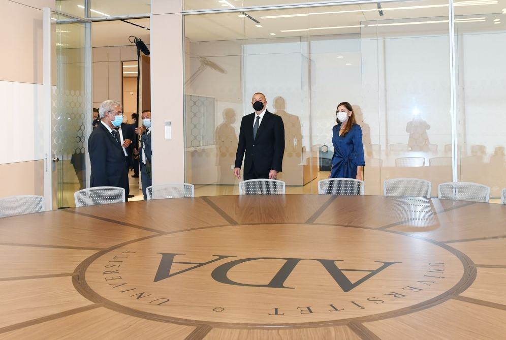 Prezident İlham Əliyev və birinci xanım Mehriban Əliyeva ADA Universitetinin iki yeni korpusunun açılışında iştirak ediblər (FOTO) (YENİLƏNİB-2)
