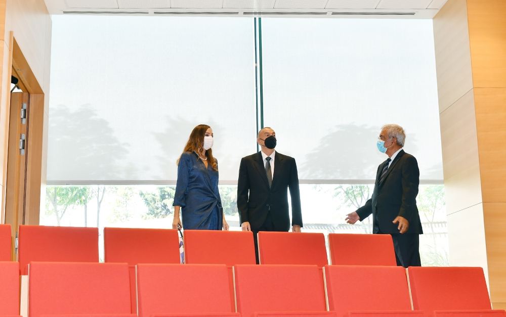 Prezident İlham Əliyev və birinci xanım Mehriban Əliyeva ADA Universitetinin iki yeni korpusunun açılışında iştirak ediblər (FOTO) (YENİLƏNİB-2)