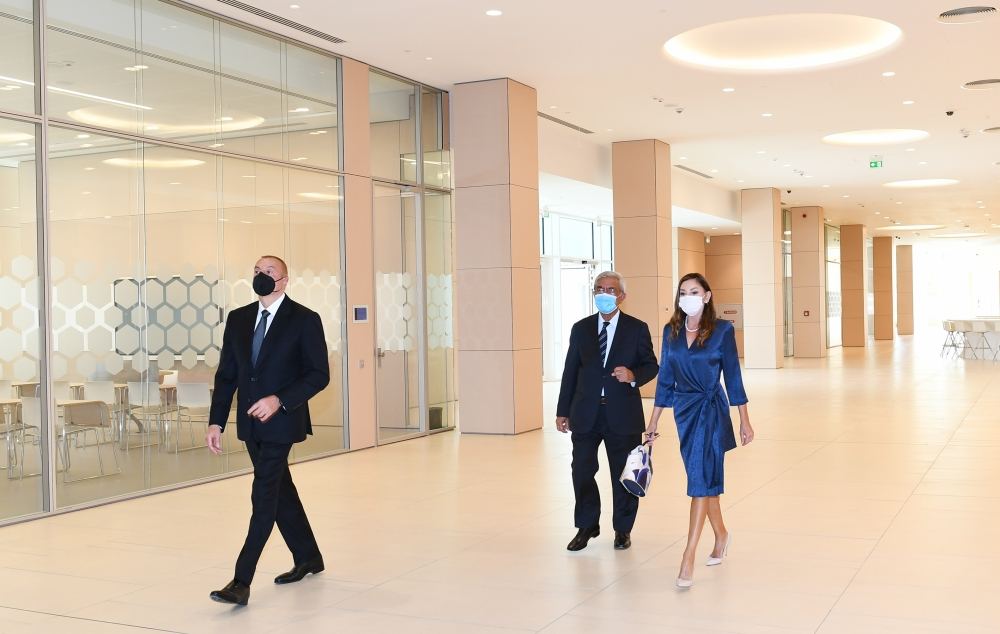 Prezident İlham Əliyev və birinci xanım Mehriban Əliyeva ADA Universitetinin iki yeni korpusunun açılışında iştirak ediblər (FOTO) (YENİLƏNİB-2)