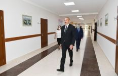 Prezident İlham Əliyev Bakıda məktəbdə aparılan əsaslı təmir işləri ilə tanış olub və yeni korpusun açılışında iştirak edib (FOTO) (YENİLƏNİB)