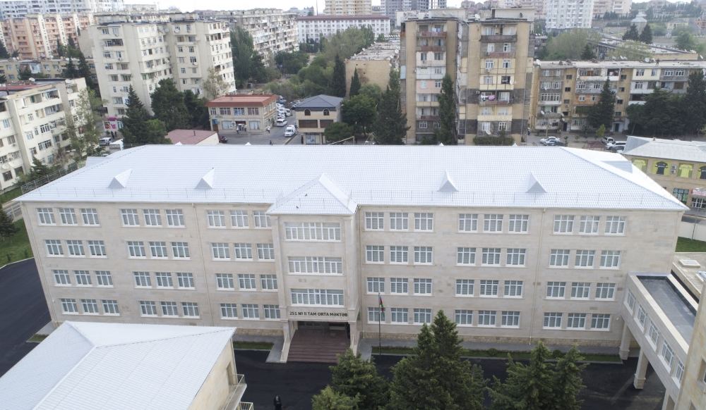 Prezident İlham Əliyev Bakıda məktəbdə aparılan əsaslı təmir işləri ilə tanış olub və yeni korpusun açılışında iştirak edib (FOTO) (YENİLƏNİB)