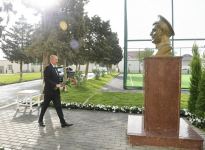 Prezident İlham Əliyev Əmircan qəsəbəsindəki 154 nömrəli məktəbin açılışında iştirak edib (FOTO) 
 (YENİLƏNİB)