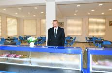 Prezident İlham Əliyev Əmircan qəsəbəsindəki 154 nömrəli məktəbin açılışında iştirak edib (FOTO) 
 (YENİLƏNİB)