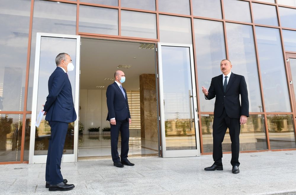 Prezident İlham Əliyev Sumqayıtda Peşə Təhsil Mərkəzinin açılışında iştirak edib (FOTO) (YENİLƏNİB)