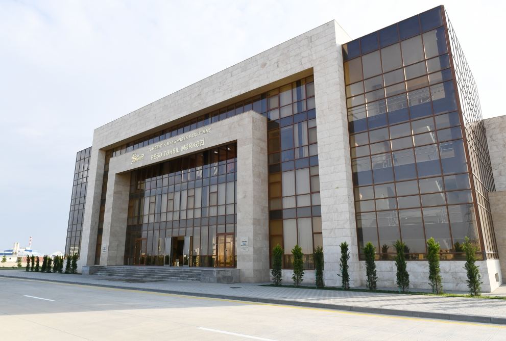 Prezident İlham Əliyev Sumqayıtda Peşə Təhsil Mərkəzinin açılışında iştirak edib (FOTO) (YENİLƏNİB)