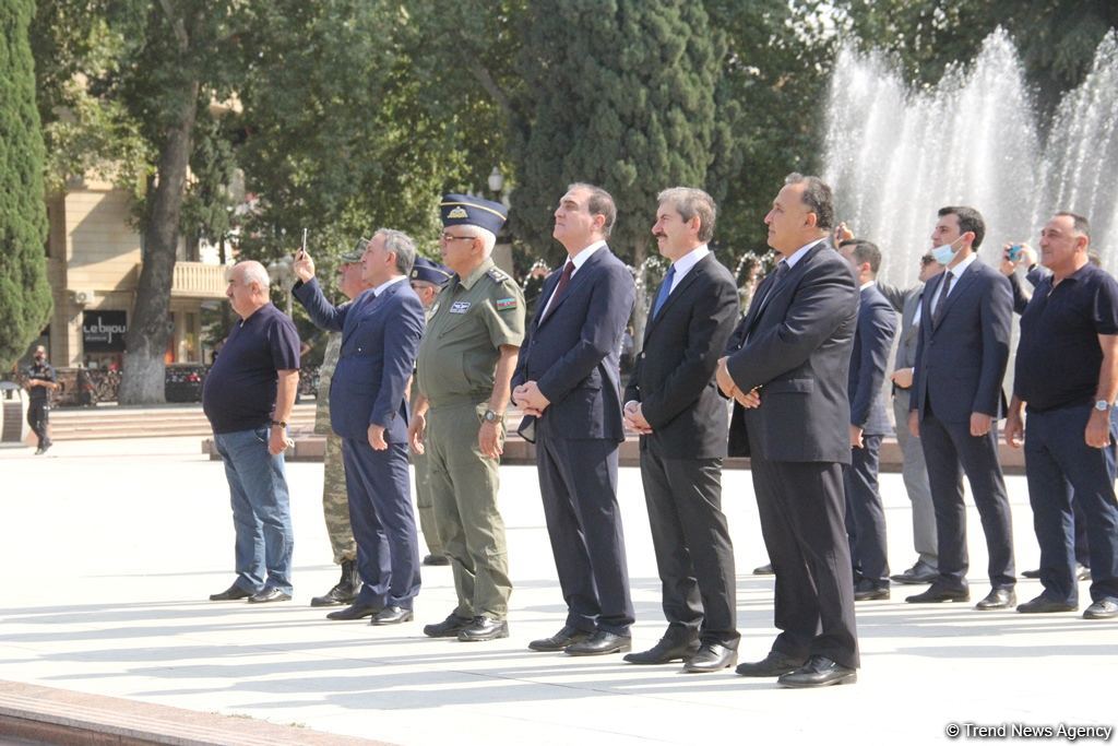 Azadlıq şahinləri Gəncə səmasında (ƏLAVƏ OLUNUB) (FOTO)