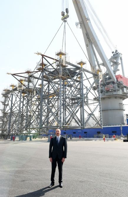 Prezident İlham Əliyev “Abşeron” yatağının dəniz əməliyyatlarının təməlqoyma mərasimində iştirak edib (FOTO/VİDEO) (YENİLƏNİB-2)