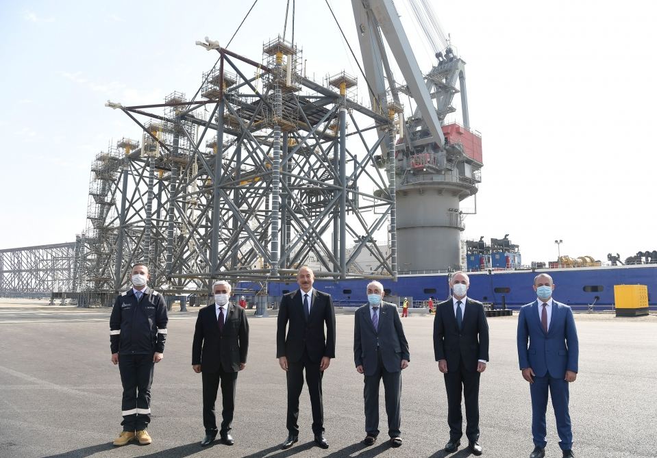 Prezident İlham Əliyev “Abşeron” yatağının dəniz əməliyyatlarının təməlqoyma mərasimində iştirak edib (FOTO/VİDEO) (YENİLƏNİB-2)