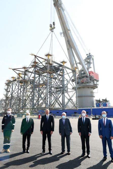Prezident İlham Əliyev “Abşeron” yatağının dəniz əməliyyatlarının təməlqoyma mərasimində iştirak edib (FOTO/VİDEO) (YENİLƏNİB-2)